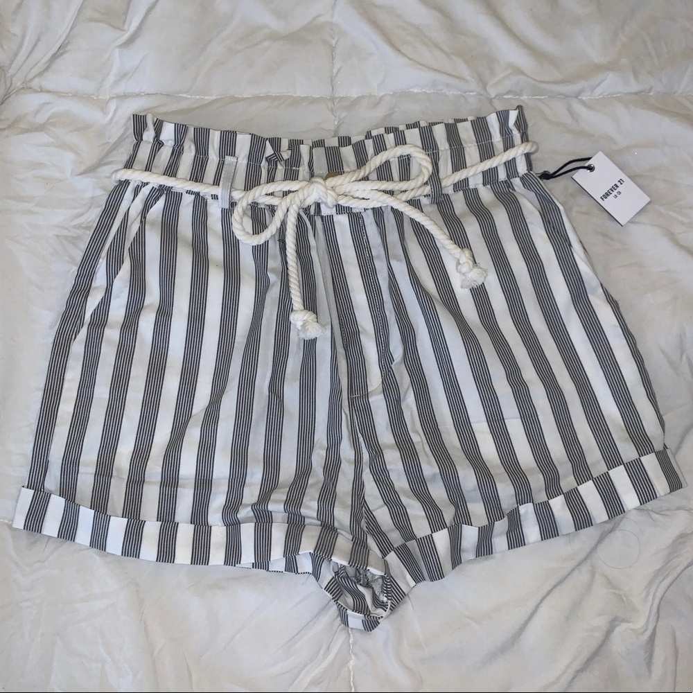 NWT high waisted stripped shorts with rope belt